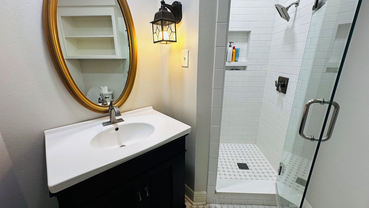 Photo of Bathroom in Highlands - Perkins
