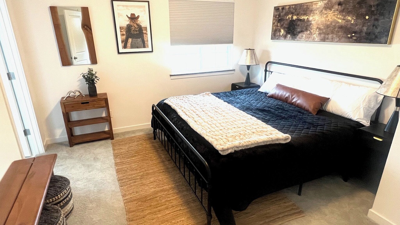 Photo of Bedroom in Cedar Falls