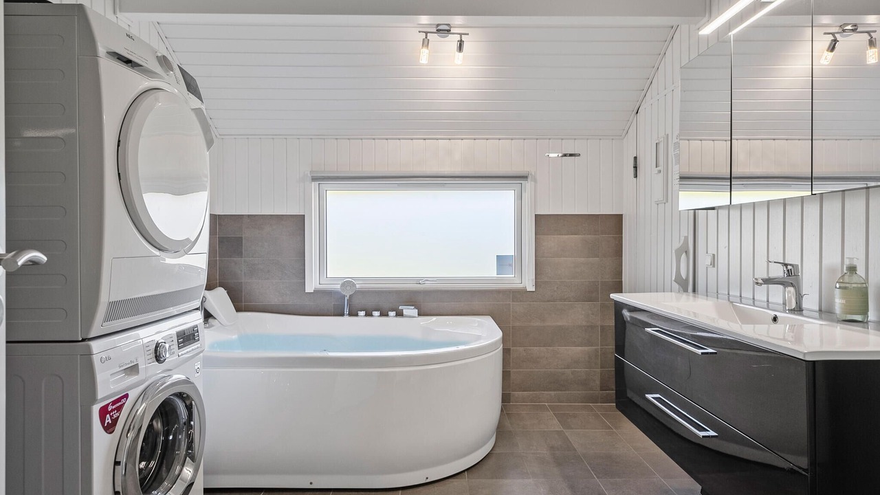 Photo of Bathroom in Mommark Strand