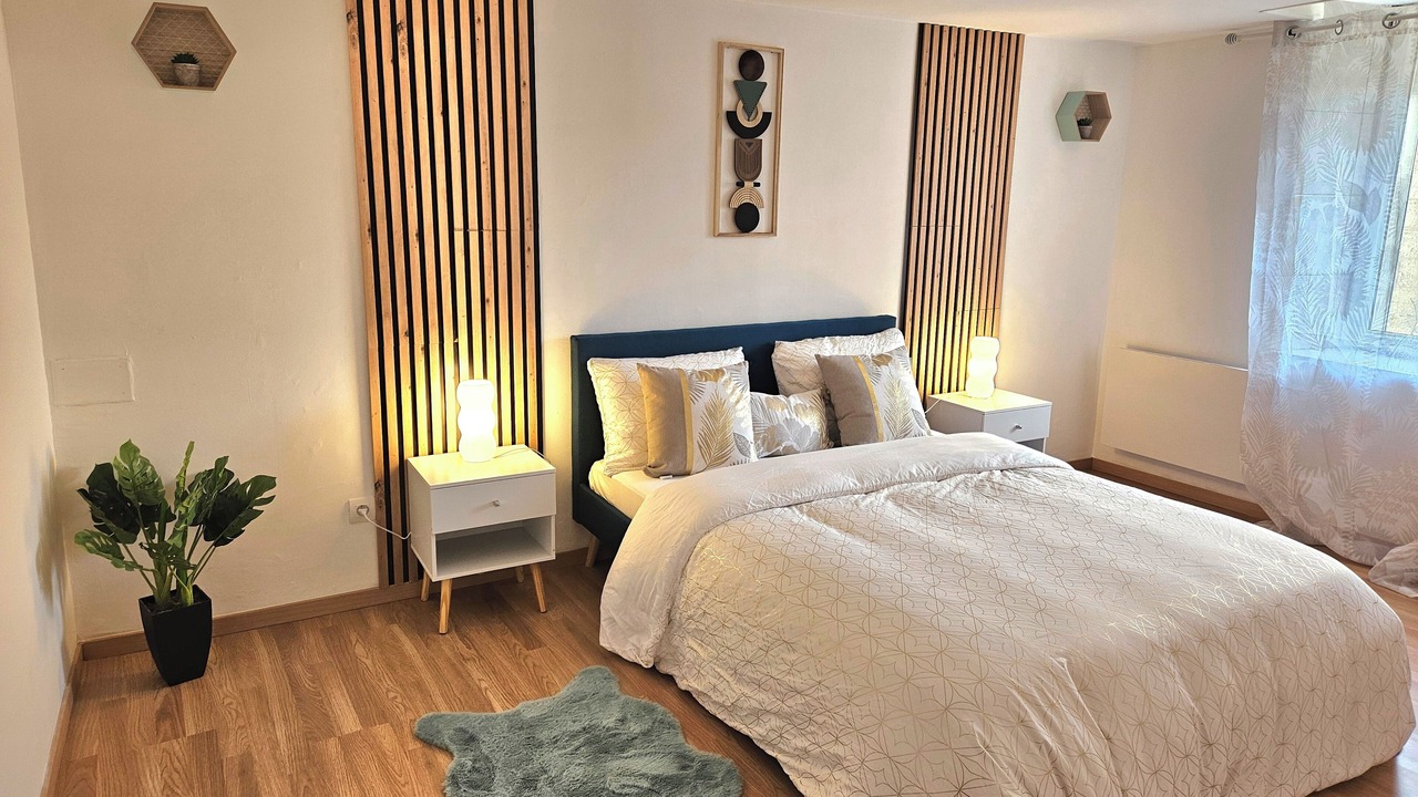 Photo of Bedroom in Charleville-Mezieres