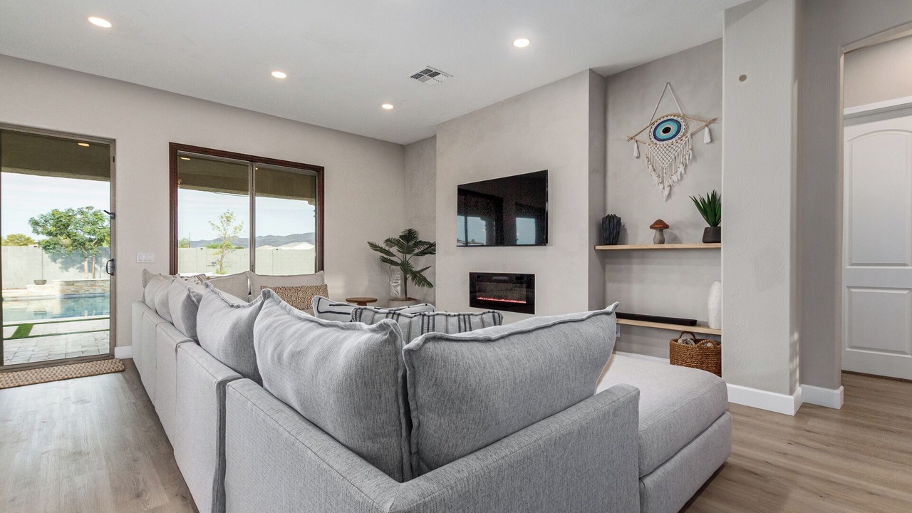 Photo of Livingroom in South Mountain