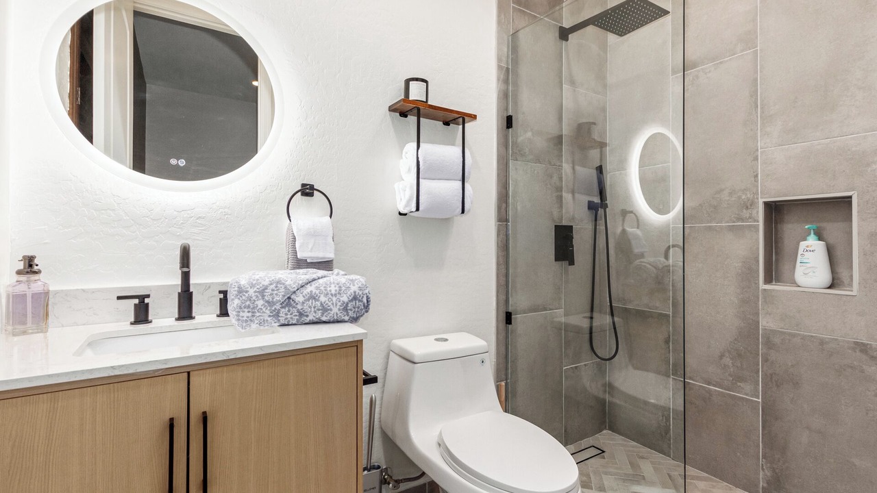 Photo of Bathroom in South Mountain