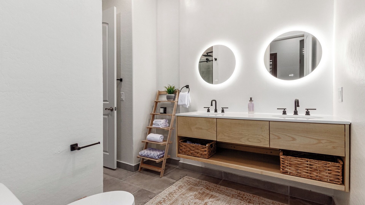 Photo of Bathroom in South Mountain