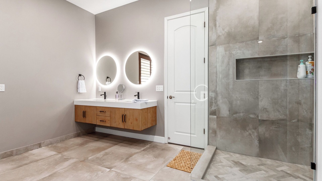 Photo of Bathroom in South Mountain