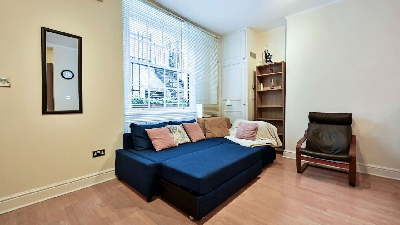 Photo of Livingroom in Lancaster Gate