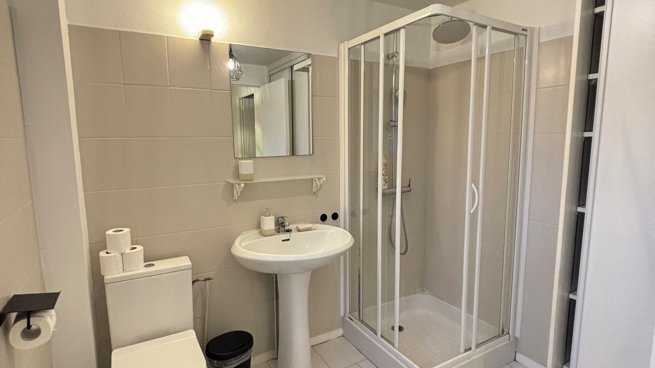 Photo of Bathroom in Amfreville