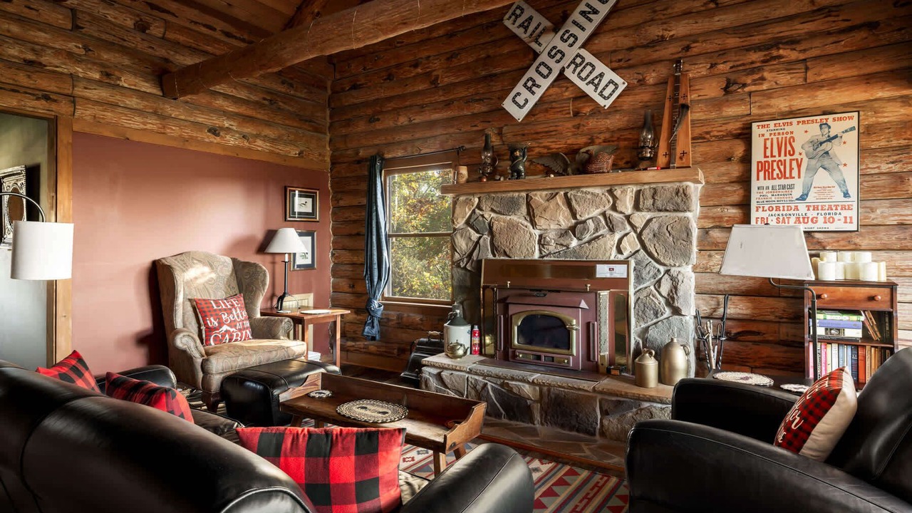 Photo of Livingroom in Paw Paw