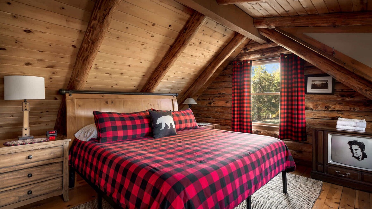Photo of Bedroom in Paw Paw