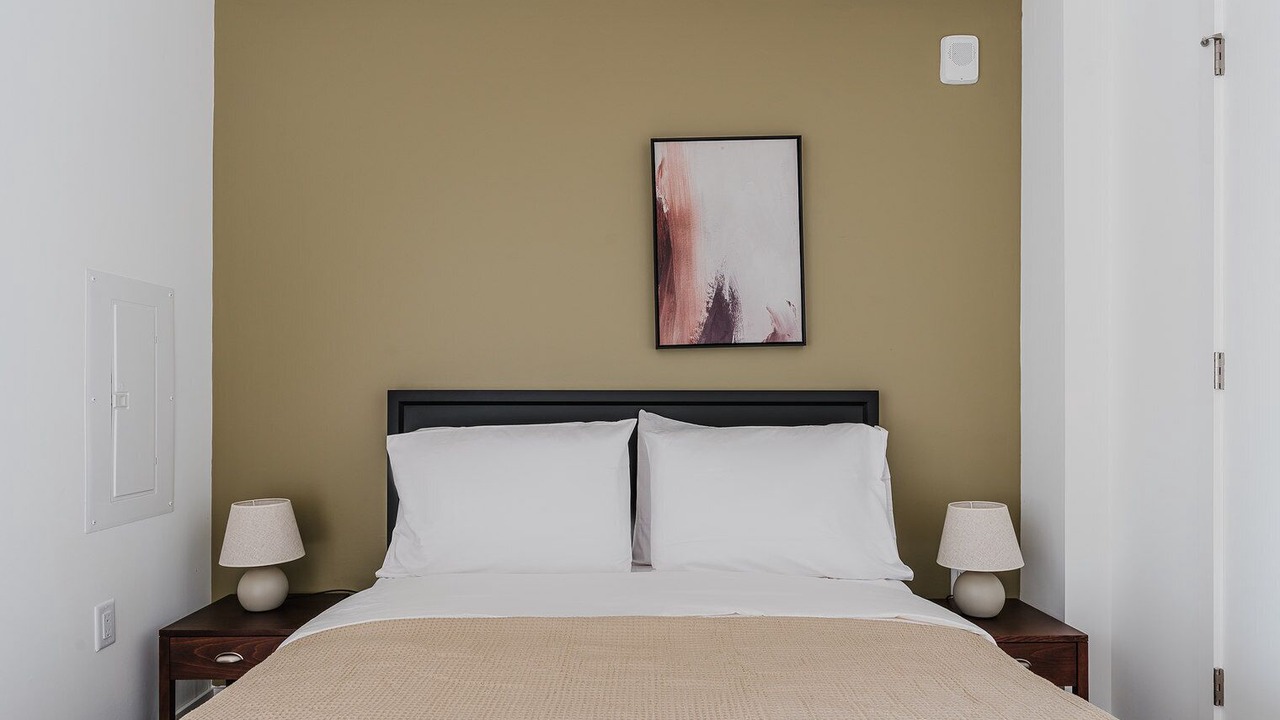 Photo of Bedroom in Truxton Circle