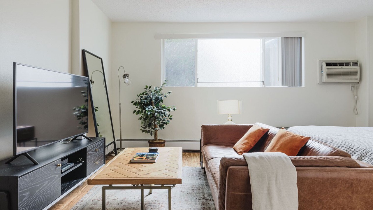 Photo of Livingroom in Mission Hill