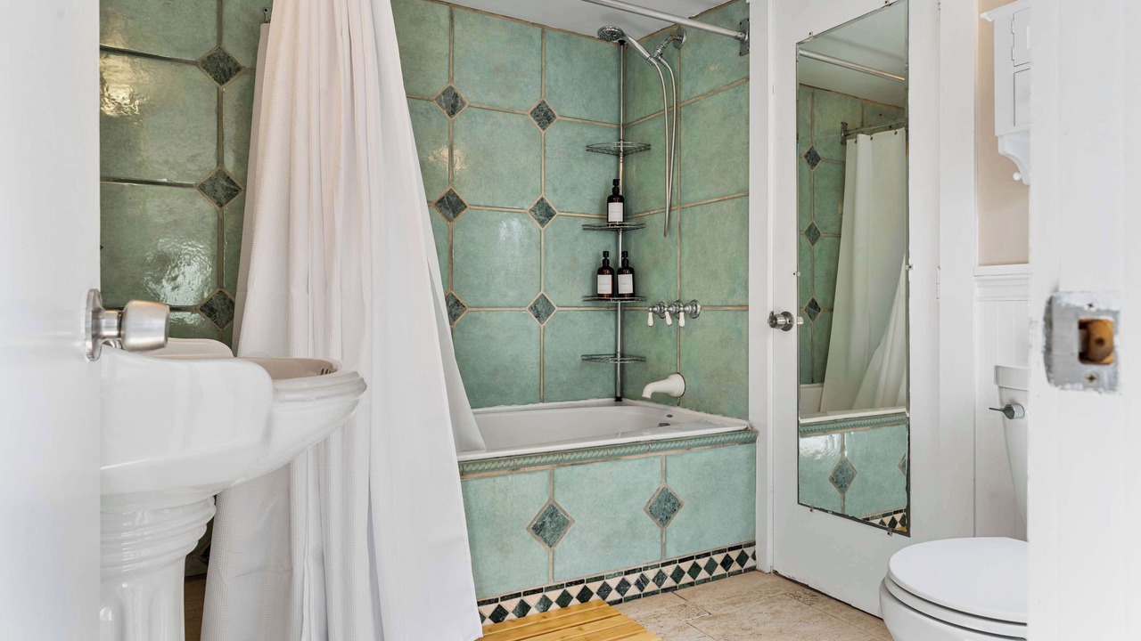 Photo of Bathroom in Southwest Coconut Grove