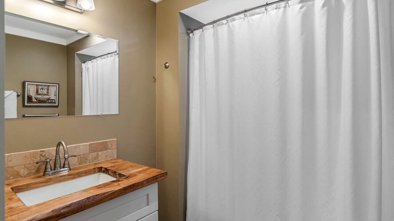 Photo of Bathroom in Fairview