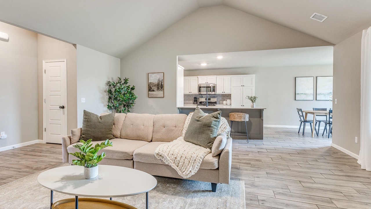 Photo of Livingroom in Broken Arrow