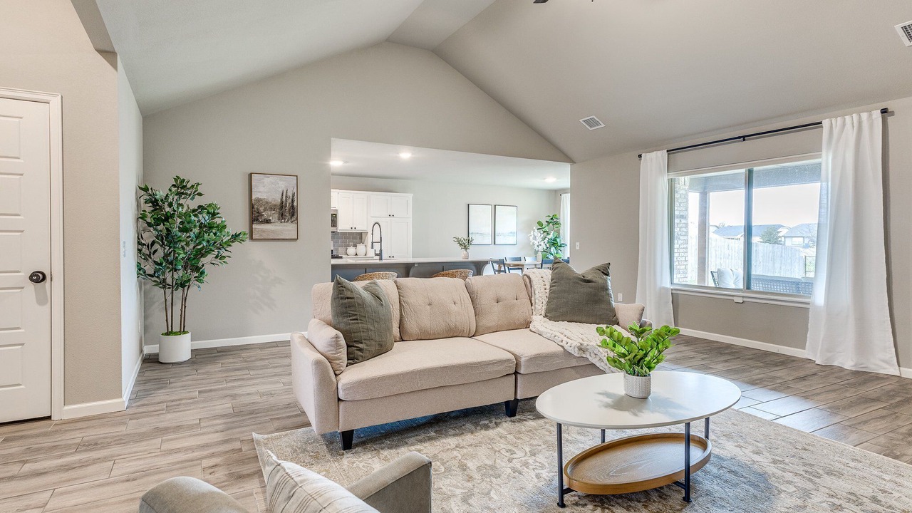 Photo of Livingroom in Broken Arrow