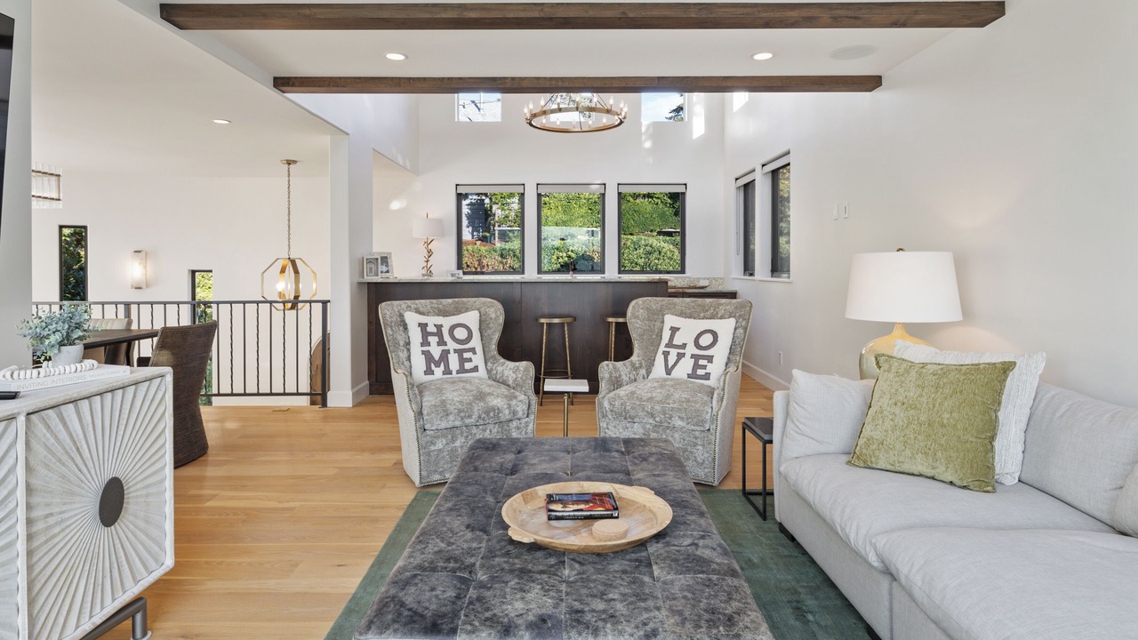 Photo of Livingroom in Gatewood