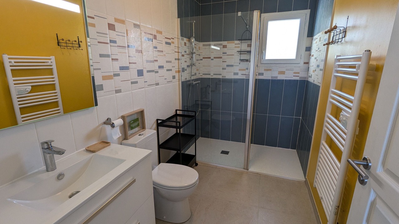 Photo of Bathroom in Ligny-le-Ribault