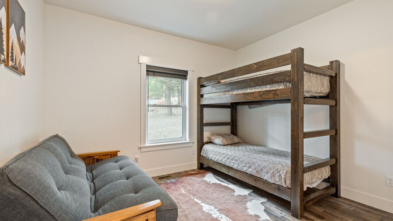 Photo of Bedroom in Clinton