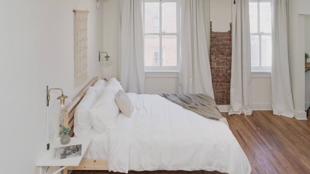 Photo of Bedroom in Brady Arts District