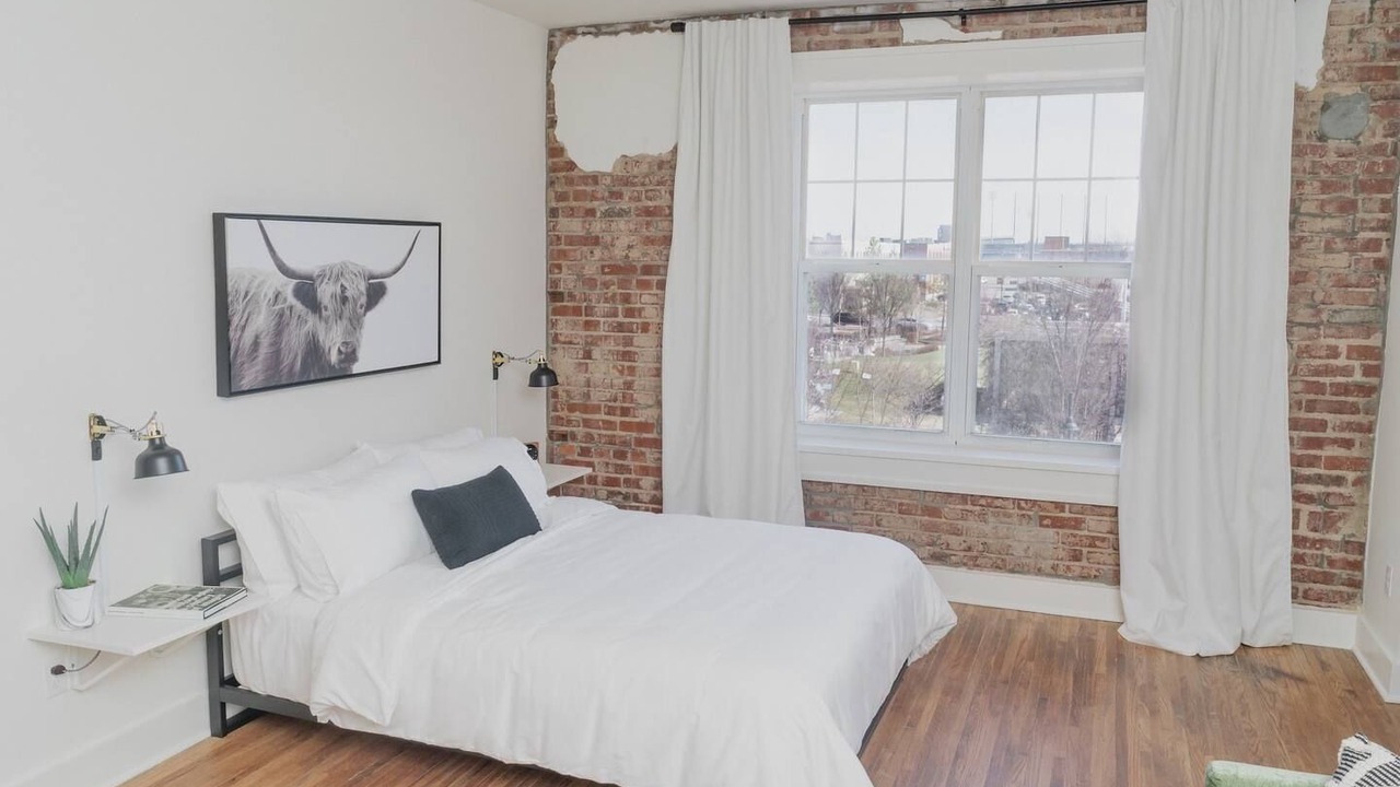 Photo of Bedroom in Brady Arts District