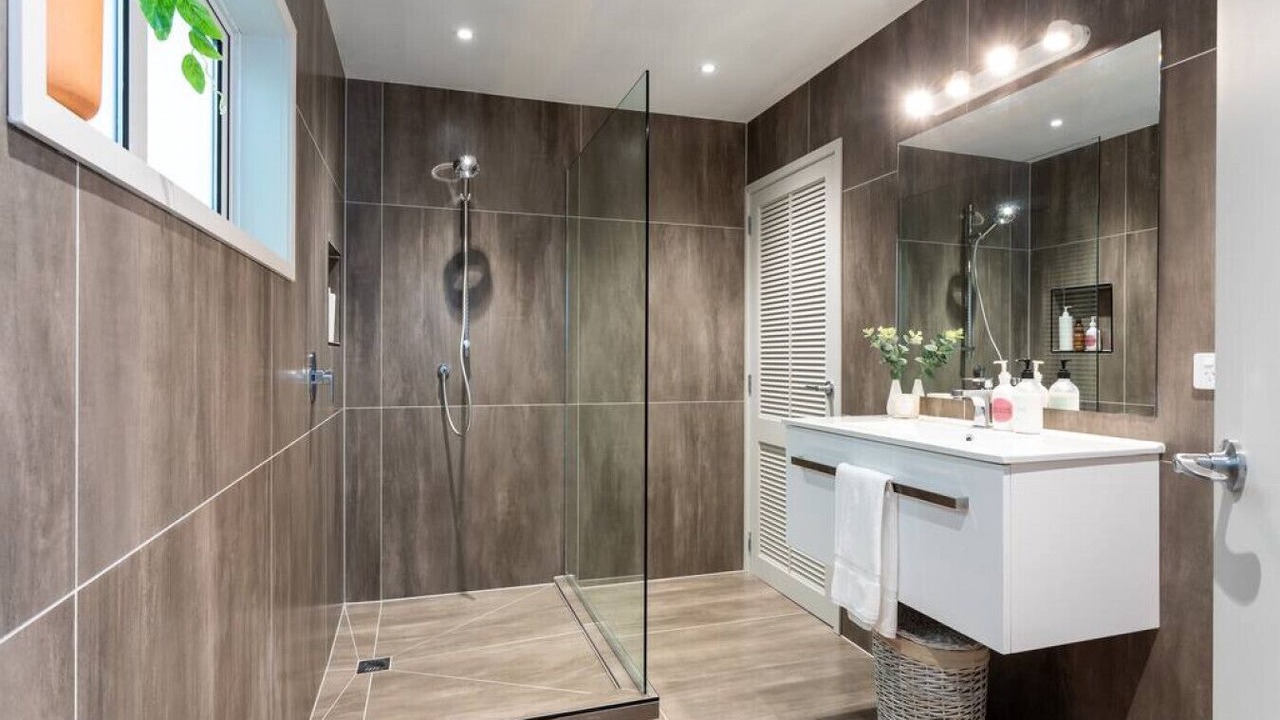 Photo of Bathroom in Waiatarua