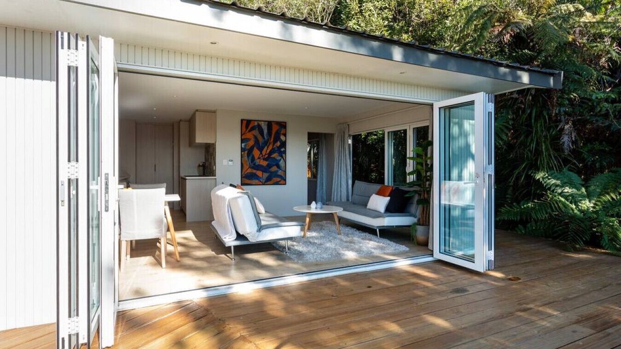 Photo of Patio Balcony in Waiatarua