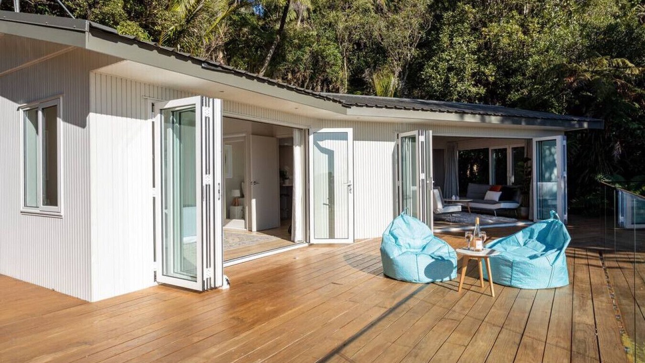 Photo of Patio Balcony in Waiatarua