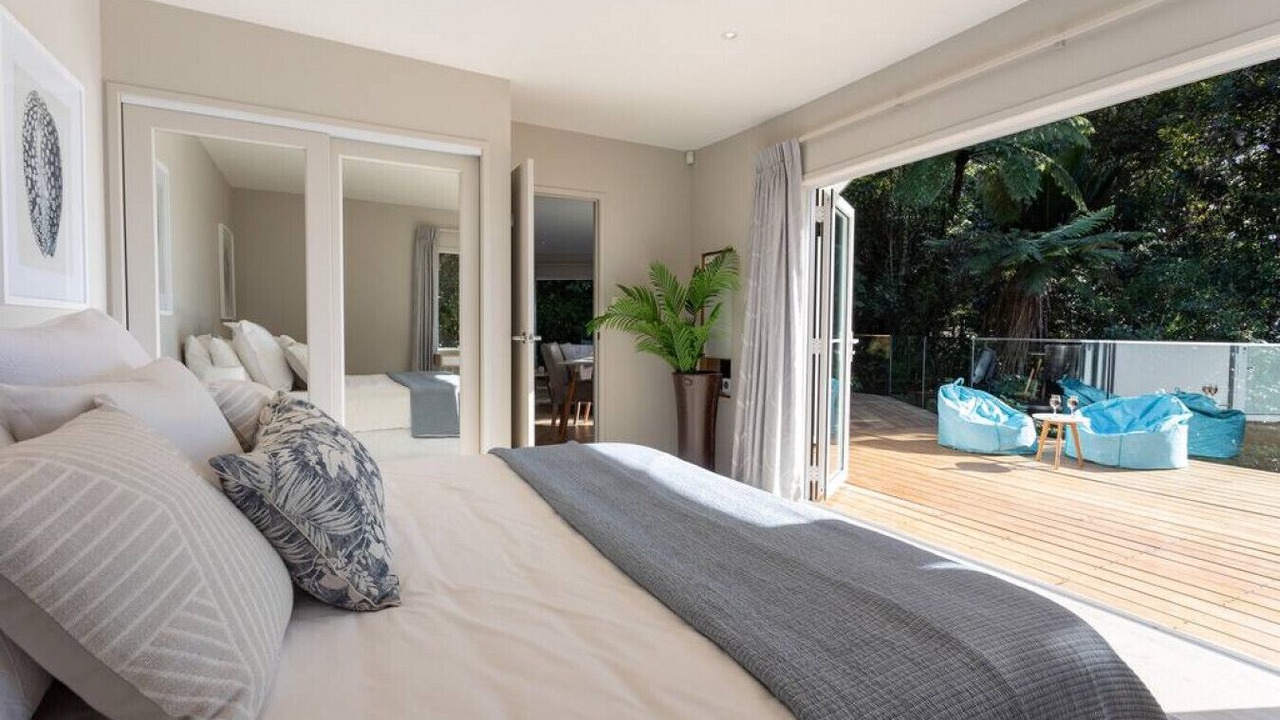 Photo of Bedroom in Waiatarua