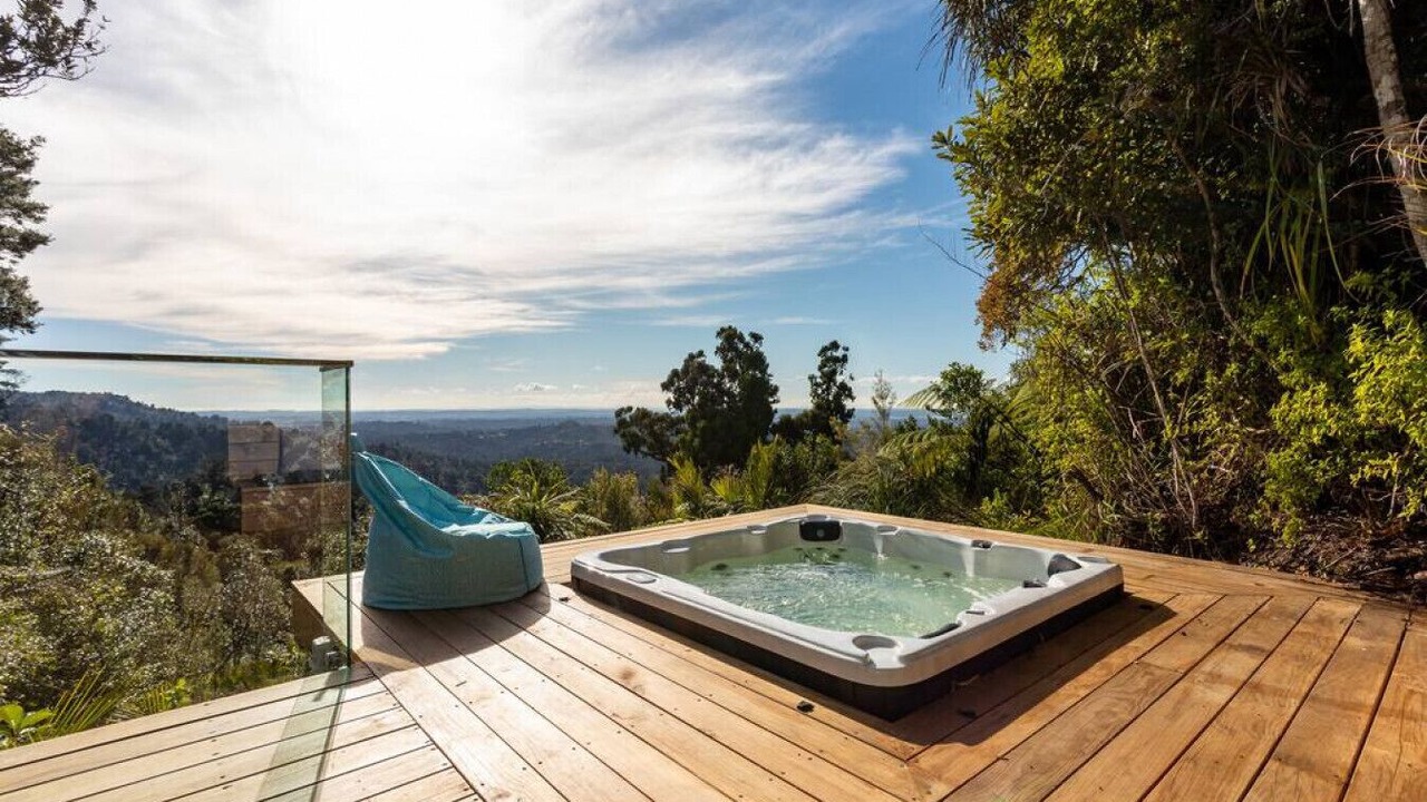 Photo of Patio Balcony in Waiatarua