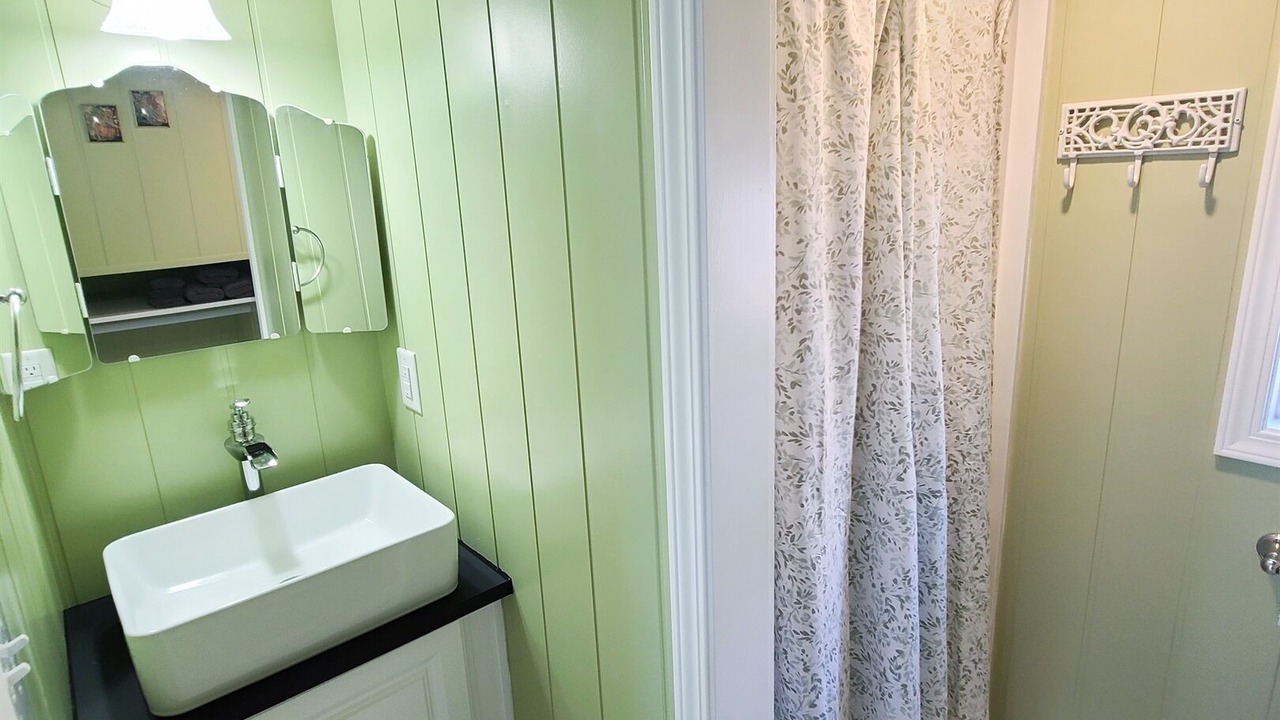 Photo of Bathroom in Lakeside