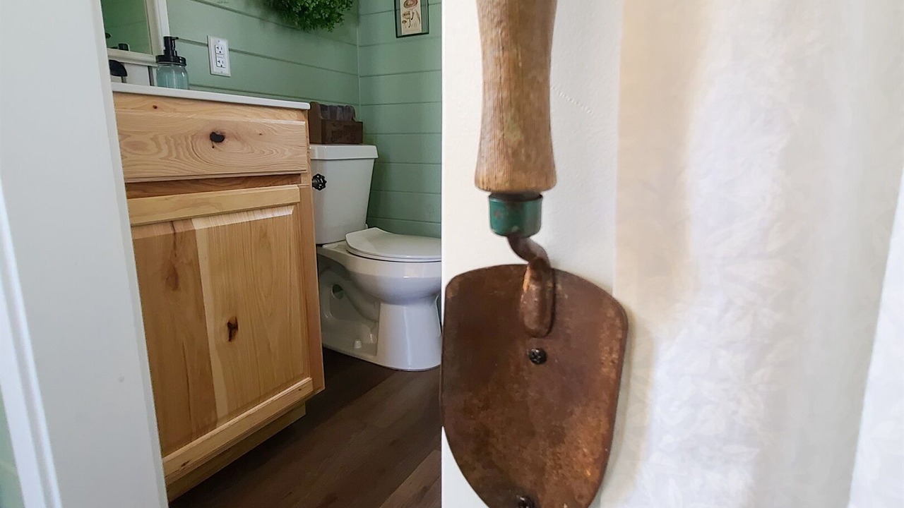 Photo of Bathroom in Lakeside