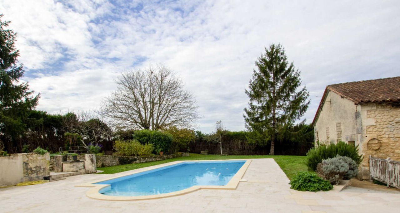 Photo of Outdoor in Sainte-Croix-de-Mareuil