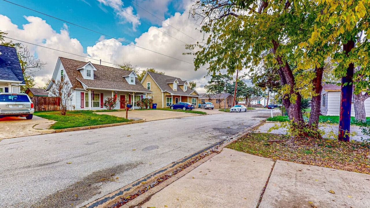 Photo of Outdoor in College Hills Estates