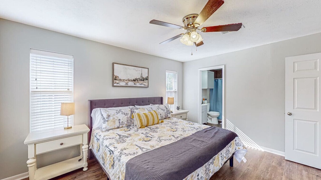 Photo of Bedroom in College Hills Estates