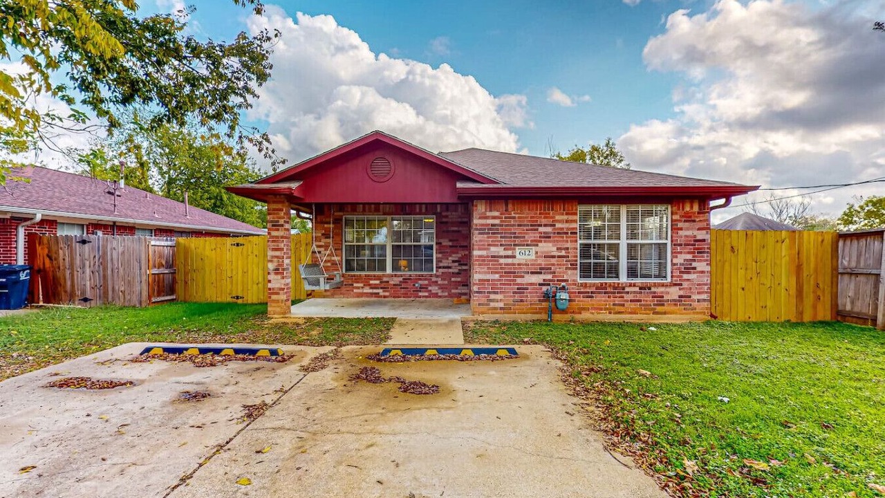 Photo of Outdoor in College Hills Estates