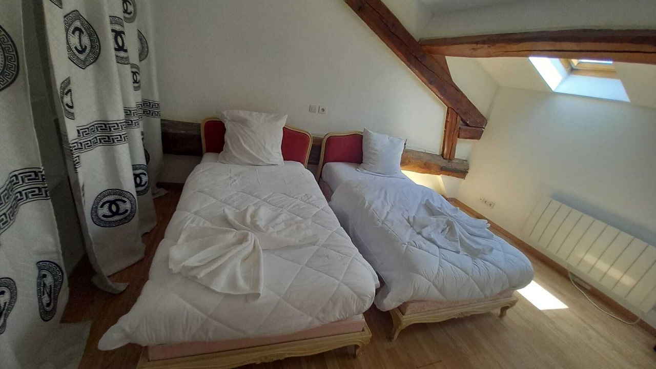 Photo of Bedroom in Romilly-sur-Seine