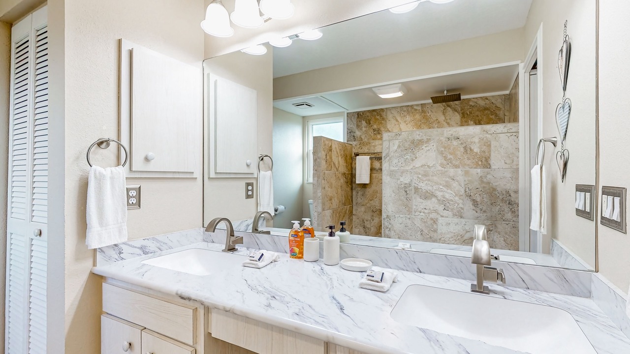 Photo of Bathroom in Gulf Cove