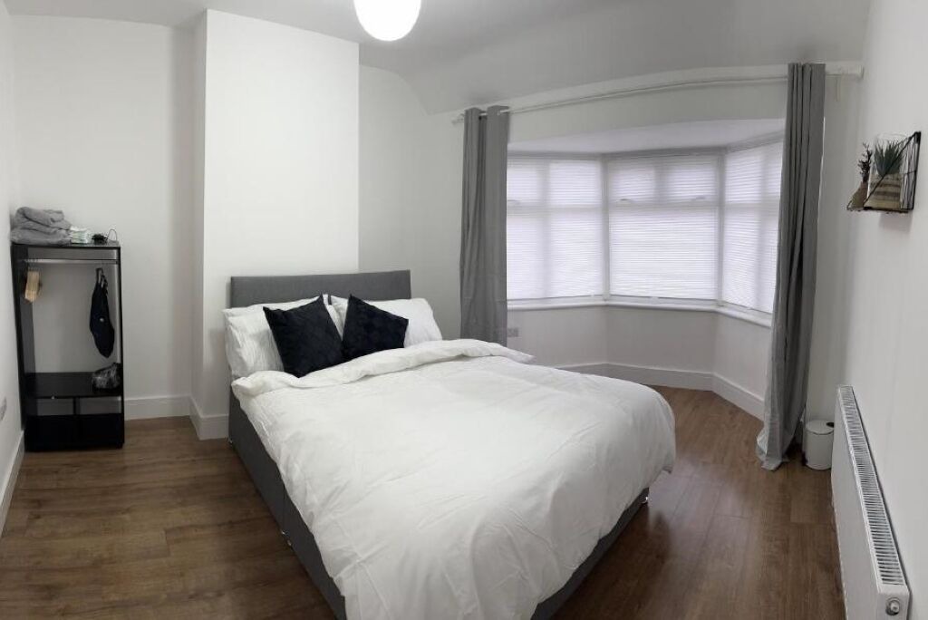 Photo of Bedroom in Brent