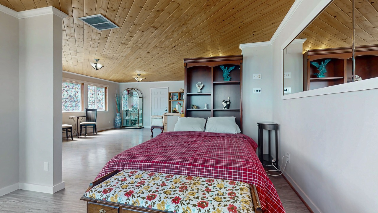 Photo of Bedroom in Clinton