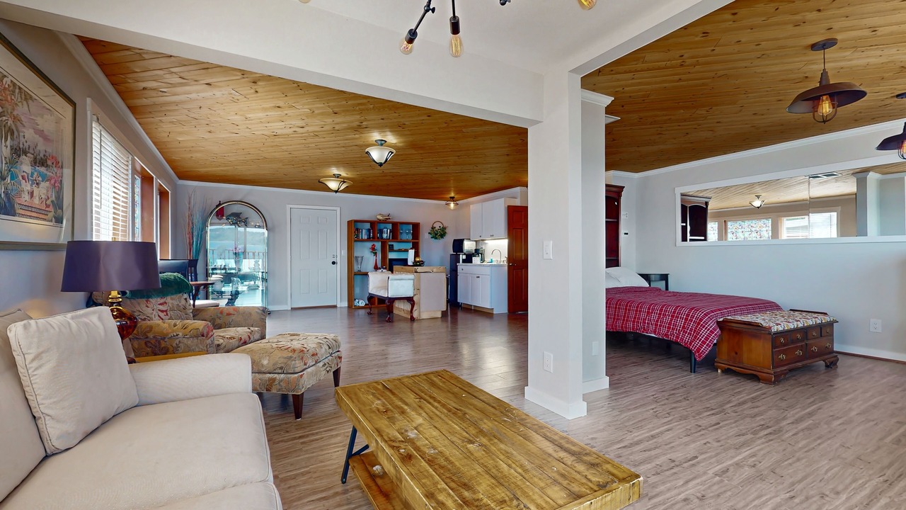 Photo of Bedroom in Clinton