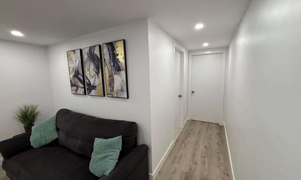 Photo of Livingroom in Cote-Des-Neiges—Notre-Dame-De-Grace
