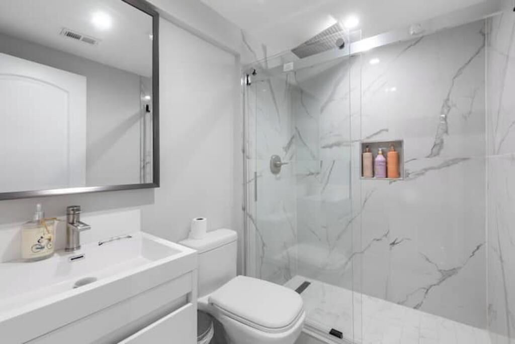 Photo of Bathroom in Arlington Ridge