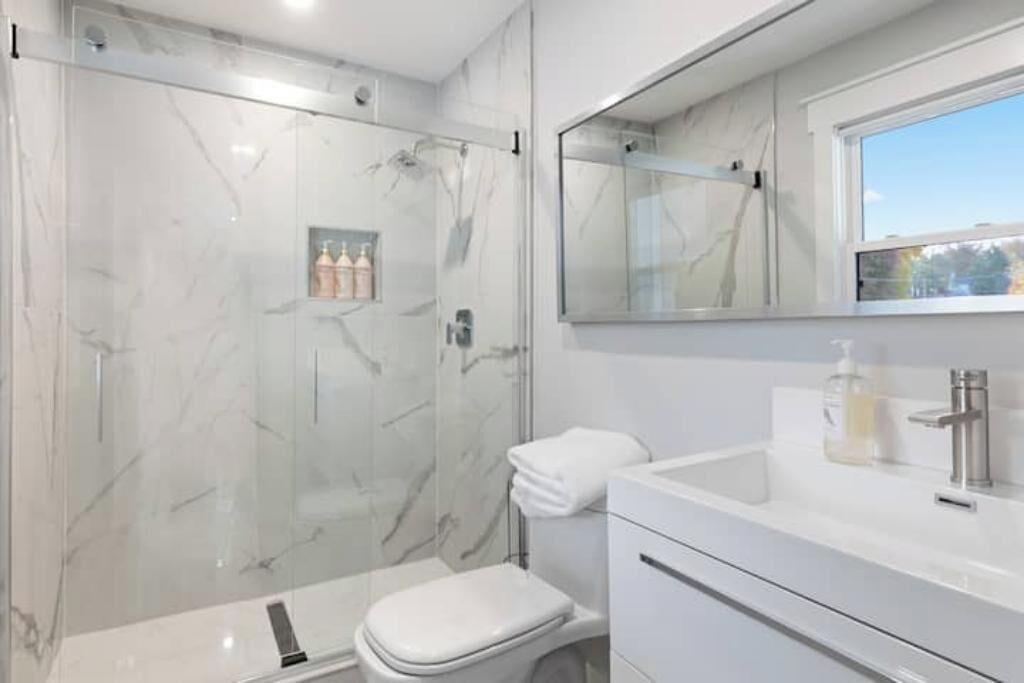 Photo of Bathroom in Arlington Ridge