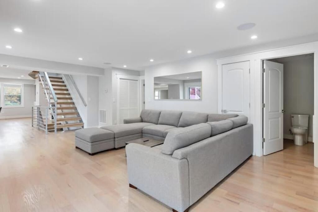 Photo of Livingroom in Arlington Ridge