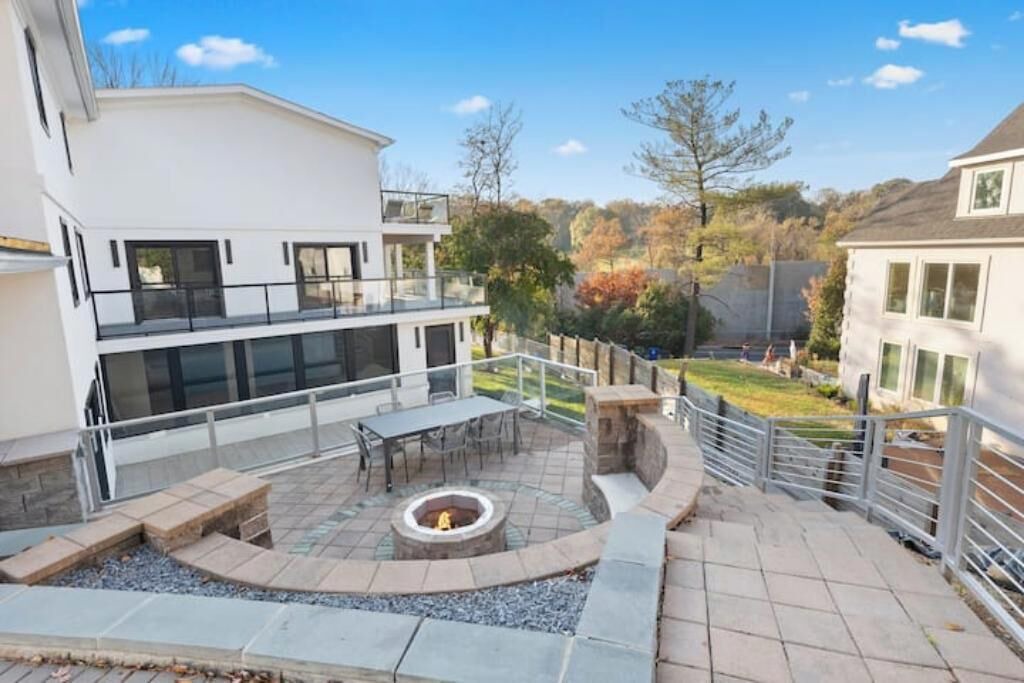 Photo of Outdoor in Arlington Ridge