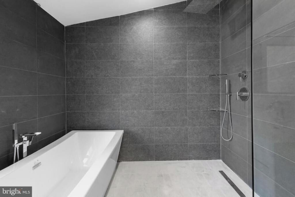 Photo of Bathroom in Arlington Ridge
