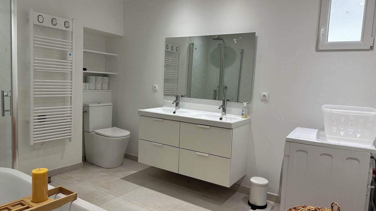 Photo of Bathroom in Lacoste