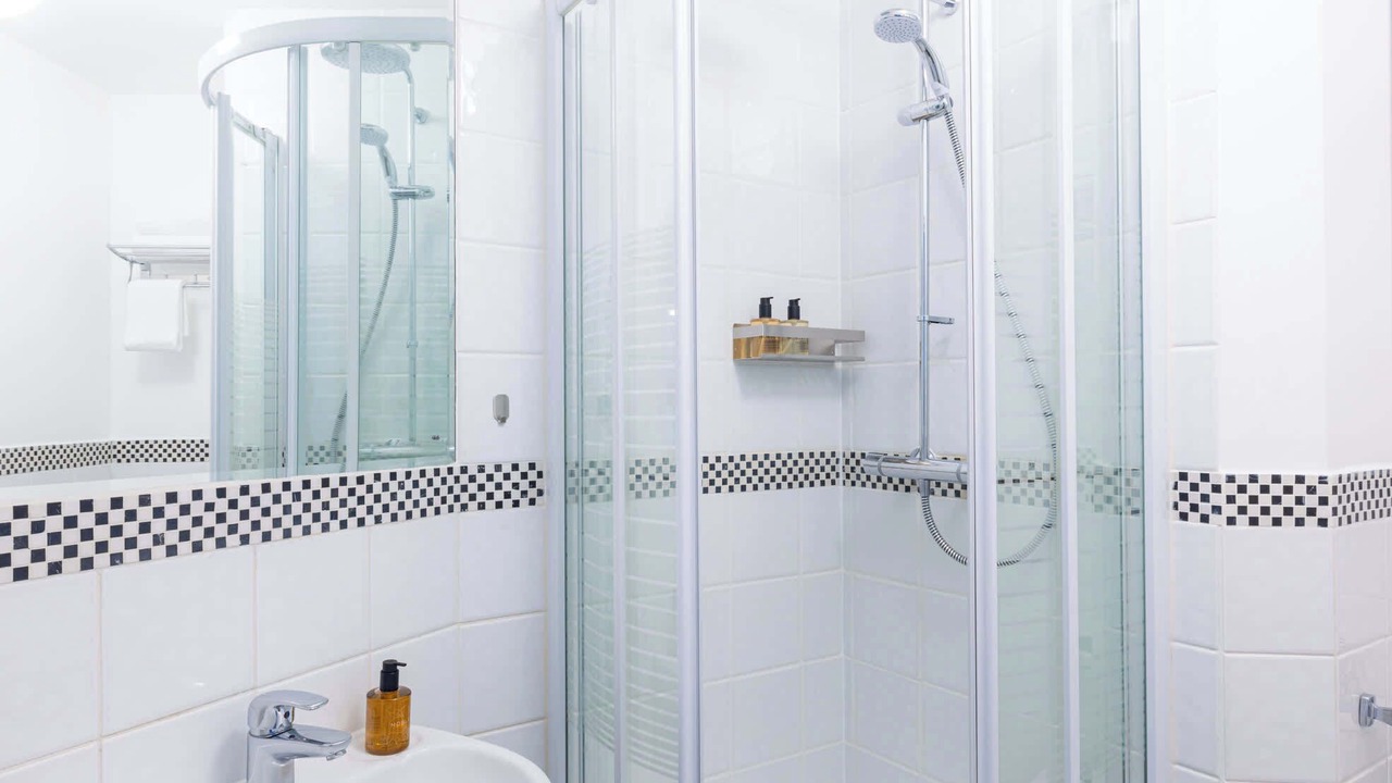 Photo of Bathroom in Vincent Square