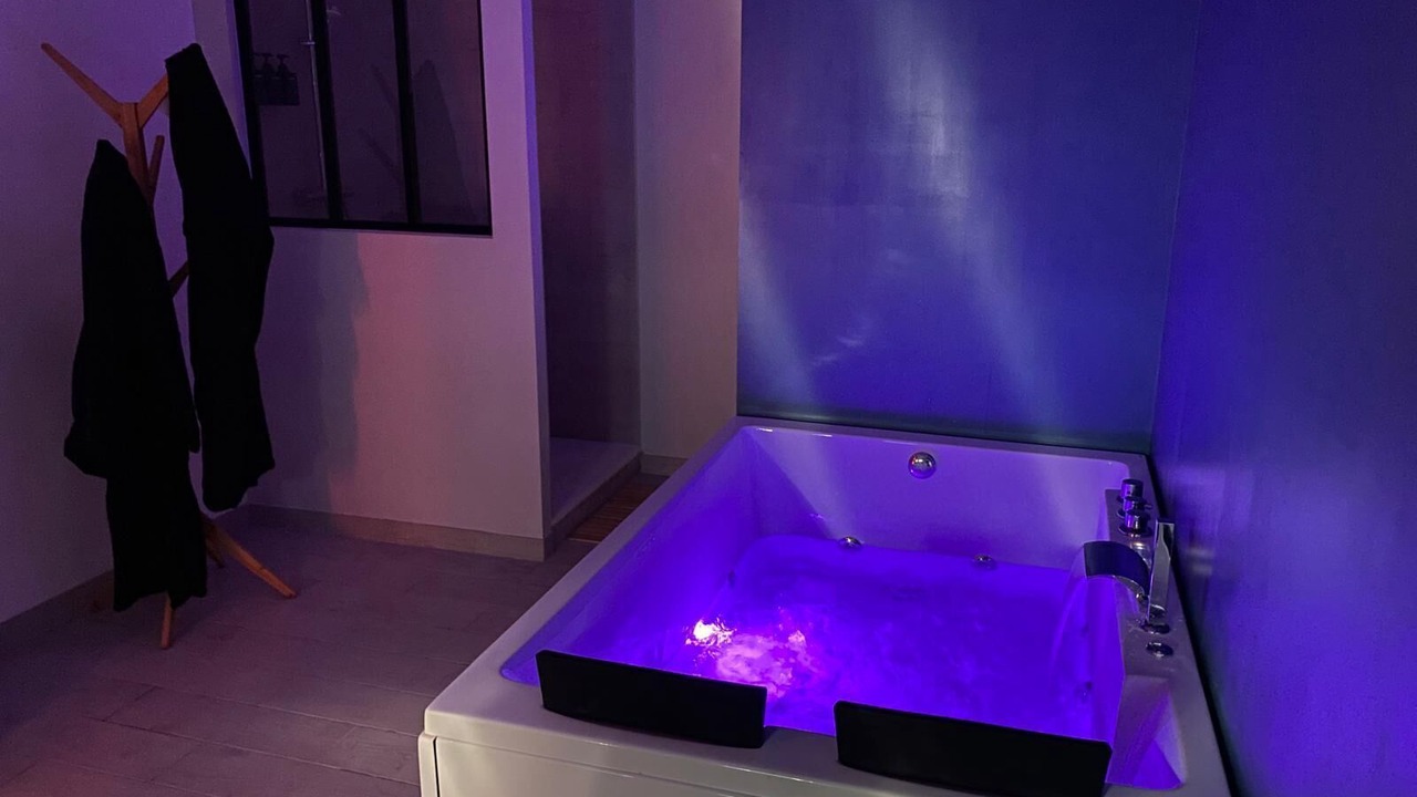 Photo of Bathroom in Bullion