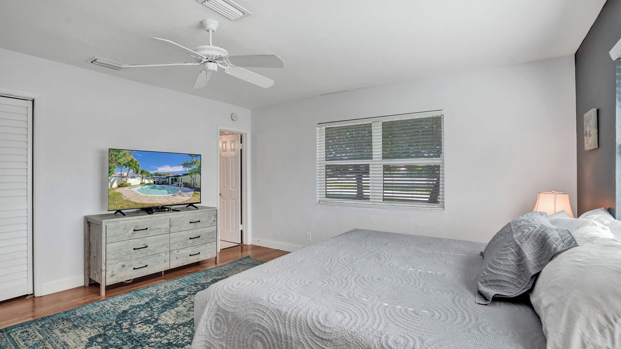 Photo of Bedroom in Santa Barbara Estates