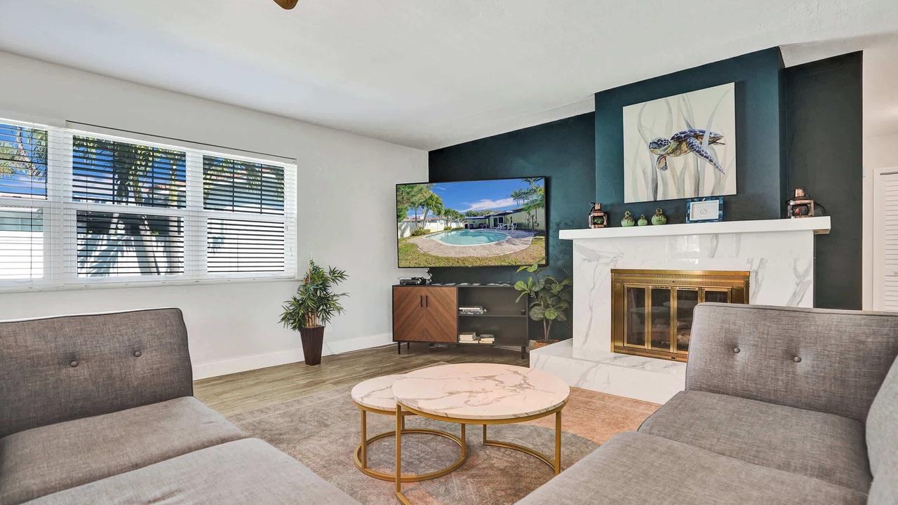Photo of Livingroom in Santa Barbara Estates